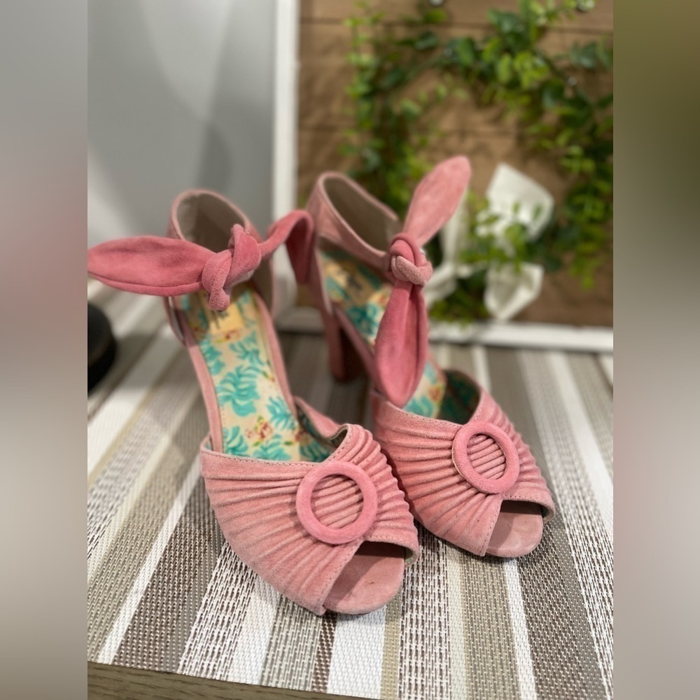 Miss L Fire Shoes Vintage Pink Suede heels 37